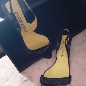 Kitten heels are back!